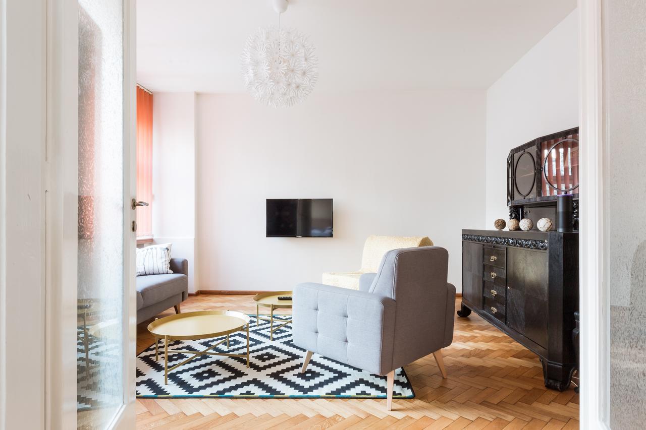 Beautiful City Center Apartments プラハ エクステリア 写真